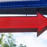 Rodzaje reklam świetlnych i powody, dla których warto w nie zainwestować